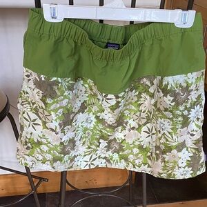 Patagonia Olive Green skirt size large adjustable waist